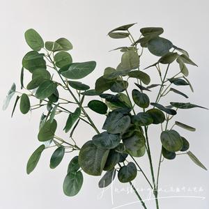 Plante d'eucalyptus artificielle à branche unique, feuilles vertes moyennes en soie, haute simulation, pour décoration de mariage et de maison - Product Image 1