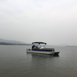 قارب بونتون من الألومنيوم بطول 7 أمتار مع حوامل لقصبات الصيد - Product Image 6