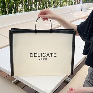 Großhandel Lager Luxus Kleidung Einkaufstasche Vlies Öko-Tasche Vlies Einkaufstasche mit Kunststoff griff - Product Image 3