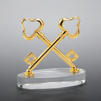 Trophée en cristal Clé d'or personnalisable de la marque Noble Manufacturer pour événements d'entreprise et cadeaux d'anniversaire