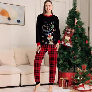 <span class=keywords><strong>Pijamas</strong></span> familiares a juego con estampado de renos navideños, camiseta negra de manga larga y pantalones a cuadros rojos, ropa de dormir para padres e hijos - Product Image 4