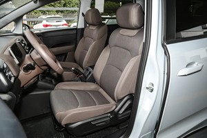 Wuling Starlight730 PHEV 2025, Monovolumen de Lujo, 1.5T, Autonomía Eléctrica de 125 km, 7 Plazas, Ciclo Atkinson, Conducción Izquierda, Batería de 50-70 kWh, Stock Global - Product Image 2