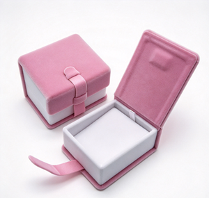 Boîte à bijoux en velours rose haut de gamme faite à la main avec sangle assortie à l'extérieur et tissu intérieur doux et délicat - Product Image 5