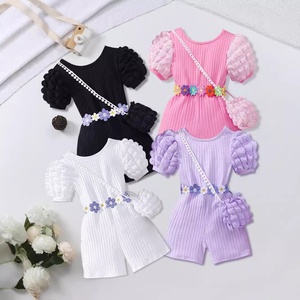 Tuta Estiva per Bambine con Decorazioni Floreali, Maniche a Sbuffo e Righe, Outfit Elegante con Borsa - Product Image 2