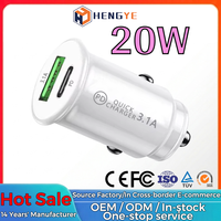 Fabrication OEM ODM, chargeur de voiture portable mini 20W PD QC3.0 3.1A double port USB-A USB-C à charge rapide