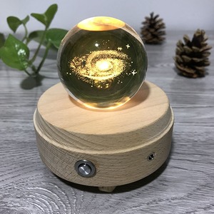 Luce notturna a proiezione a Led, carillon a sfera in cristallo 3D Base in legno, luna, terra, luce di proiezione con motivo a via lattea - Product Image 5