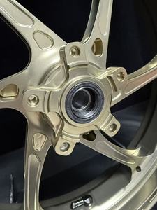 Jantes forgées CNC anodisées KX-001 pour Triumph Street Triple 765, 17x3.5 17x5.5, avant et arrière, en alliage d'aluminium, pour moto naked - Product Image 4