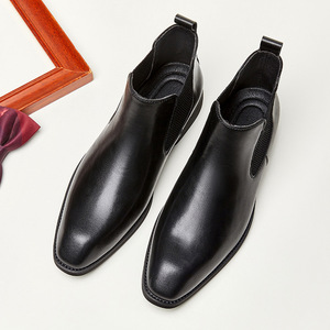 Botas de Piel Genuina Marrón con Punta Redonda y Forro de Malla, Suela de Goma, para Uso Profesional - Product Image 3