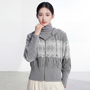 เสื้อโค้ทพลีทคุณภาพสูง Miyake สำหรับผู้หญิง รุ่นใหม่ ซิปแบบหลวม สไตล์ลำลอง เสื้อแจ็คเก็ตหนาสำหรับฤดูหนาว ขายส่ง - Product Image 2