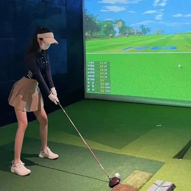 Indoor Golf Simulator Interactive Projection Golf Game with Golf Simulator Screen