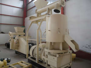 Productivité élevée 300 kg/h broyeur à boulets <span class=keywords><strong>de</strong></span> bois à granulés moulin à granulés <span class=keywords><strong>de</strong></span> bois à biomasse - Product Image 2