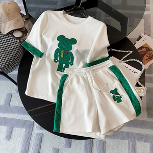 <span class=keywords><strong>Ensemble</strong></span> deux pièces d'été 2024 pour femme, motif ours <span class=keywords><strong>rose</strong></span> de dessin animé, nouvelle mode décontractée de Hong Kong, broderie ours, short fin - Product Image 2