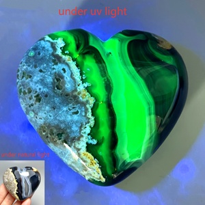 Venta al por Mayor de Ágata Fluorescente Natural en Forma de Corazón, Reiki Fengshui, Brillante Bajo Luz UV, Decoración para Hogar y Oficina - Product Image 4