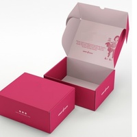 Boîte cadeau avion en carton ondulé biodégradable et recyclable, avec embossage numérique, couleurs personnalisées, formes géométriques et fermeture à rabat