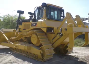 Popular Topadora CAT D7R Usada con Motor de 141KW de Potencia y Capacidad de Nivelación de 5.6m - Excelente Rendimiento en Equipos de Construcción - Product Image 3