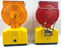 Vente en gros de feux clignotants à LED solaires pour la sécurité routière