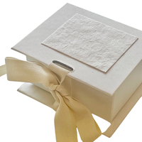 Boîte à bijoux personnalisée de haute qualité de style livre pour mariage Saint-Valentin-Emballage en ruban de qualité pour gaufrage étanche