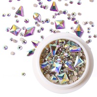 Perles en vrac de formes et tailles variées, blanches, rose, rouge, violet, bleu, non thermocollantes, à dos plat, en verre cristal, pour ongles