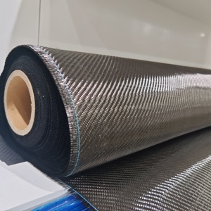 Tela de Fibra de Carbono de 110 Pulgadas, Tejido Twill 3K, 200 G/m, Ligera, Brillante, Teñida en Negro, Resistente a Desgarros, para Uso Industrial y Automotriz - Product Image 4