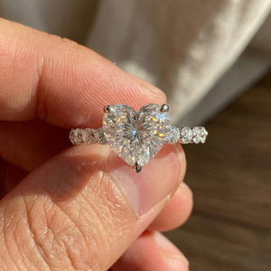 Anillo de Platino para Mujer con Diamantes Naturales, Joya de Lujo con Acabado Liso para Propuesta de Matrimonio y Uso Diario - Product Image 5