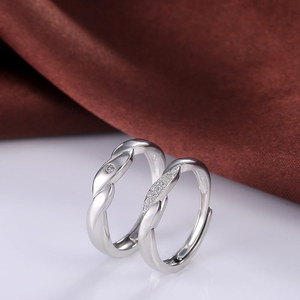 Anello Aperto Minimalista a Onda Unisex con Design Intrecciato, Gioiello di Moda per Uso Quotidiano - Product Image 3