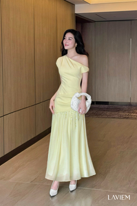 ชุดเดรสยาวแบบไหล่เดียว LAVIEM Haji เหมาะสำหรับงานปาร์ตี้ งานสังสรรค์ และงานพิเศษ ความยาวชุด 136-138 ซม. - Product Image 4