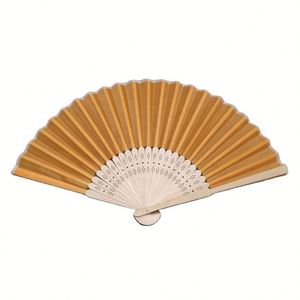 Abanico Plegable de Bambú de 21 cm con Diseño de Amor Tallado, Barato al por Mayor, para Regalo Promocional de Boda - Product Image 5