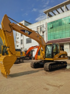 Excavatrice hydraulique sur chenilles Caterpillar 320C d'occasion, 20 tonnes, modèle 2022, moteur et pièces d'origine, prix bas, équipement lourd à vendre - Product Image 1