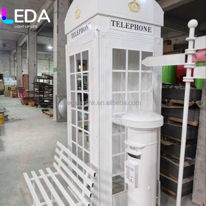 Cabina Telefónica Blanca con Decoración Floral de Alta Calidad para Bodas al Aire Libre, Artículos para Fiestas - Product Image 3