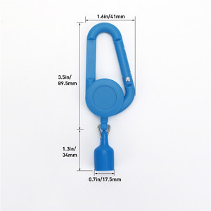 Porta Encendedor Retráctil Redondo con Clip de Plástico y Mosquetón para Accesorios de Fumar - Product Image 2