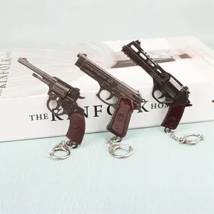 Model permainan indah pisau pistol Mini KeychainMetal kunci penggemar mesin RingSub otomatis senapan gantungan kunci