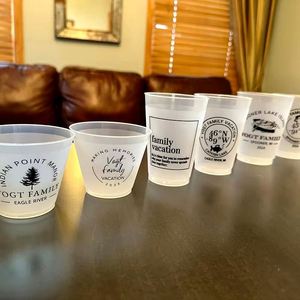 Vasos Personalizados Impermeables para Estadios con Iniciales para Bodas, Promociones y Eventos Escolares - Product Image 5