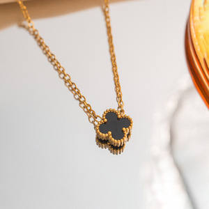 <span class=keywords><strong>Collier</strong></span> trèfle à quatre feuilles porte-bonheur plaqué or 18 carats de 9 mm pour femme, design double face, tendance luxe léger, en acier titane pour clavicule - Product Image 4