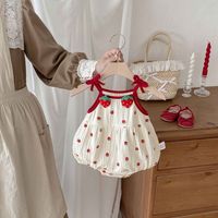 Vêtements pour bébés nouveau-nés en gros, combinaison sans manches pour bébé, imprimé fraises, barboteuse pour fille