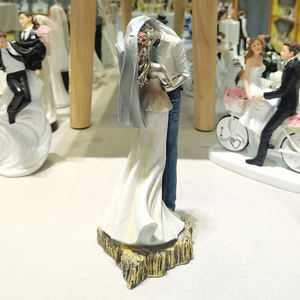 Statue en résine Amoureux s'embrassant Souvenirs Figurine Décoration de mariage Pour mariage - Product Image 5