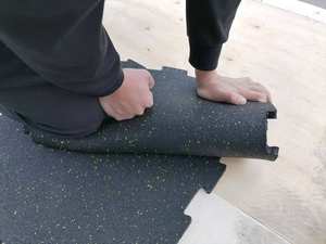 <span class=keywords><strong>Tapis</strong></span> <span class=keywords><strong>de</strong></span> <span class=keywords><strong>sol</strong></span> en caoutchouc <span class=keywords><strong>pour</strong></span> salle <span class=keywords><strong>de</strong></span> <span class=keywords><strong>sport</strong></span> Udine, dalles <span class=keywords><strong>de</strong></span> <span class=keywords><strong>sol</strong></span> <span class=keywords><strong>pour</strong></span> intérieur, usage commercial, domestique, club haut <span class=keywords><strong>de</strong></span> gamme, <span class=keywords><strong>tapis</strong></span> <span class=keywords><strong>de</strong></span> gym en caoutchouc non toxique - Product Image 3