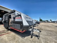 HQ19 TOY HAULER Suspensi Independen Camper Caravans Travel RV off Road Caravans