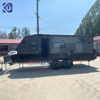 Caravane familiale avec espace coulissant, lits superposés, système de divertissement, pour les voyages de camping