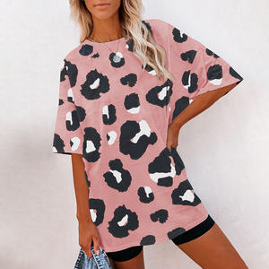 <span class=keywords><strong>2023</strong></span> personnalisé dames à manches courtes T-shirt Western Vintage imprimé tête de <span class=keywords><strong>taureau</strong></span> léopard été hauts T-shirt pour les femmes - Product Image 3