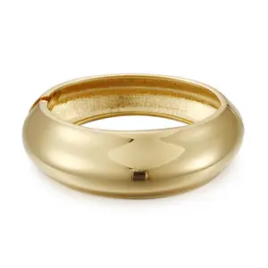ODM moda joyería fina diseño clásico Simple cara lisa brillante oro ancho grandes pulseras brazaletes para mujeres