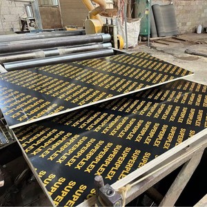 Plantilla negra de hormigón fundido en el lugar, venta al por mayor, tablero de madera contrachapada laminada de álamo, <span class=keywords><strong>melamina</strong></span> E1 impermeable 10X más duradera - Product Image 4