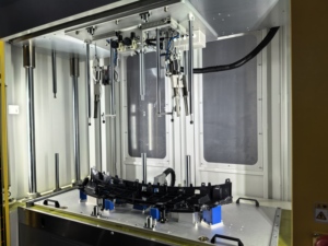 Tùy chỉnh xe phần Bumper nướng đèn nhà ở cửa TRIM Máy hàn siêu âm cho vật liệu nhựa cho xe sản xuất - Product Image 5