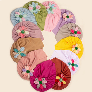 Bonnet Bébé Xiximi à Boutons et Fleurs, Vêtements pour Nouveau-né, Chapeau Confortable d'Hiver pour Bébé, Bonnet à Enfiler - Product Image 3