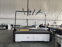 Machine de découpe automatique à couteau oscillant CNC Supercnc SC-1325 380V 3 phases pour cuir/papier/caoutchouc/tapis/tissu en carbone