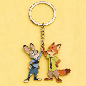 Porte-clés personnalisés en gros, porte-clés en métal de dessin animé, porte-clés en émail doux comme accessoires - Product Image 1