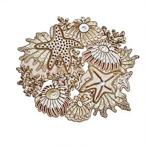 Derniers modèles de sous-verres décoratifs en verre perlé pour tables de mariage, sets de table perlés faits à la main en gros, sous-verres brodés - Product Image 1