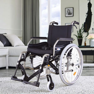 Fauteuil roulant manuel portable pliable avec poignée de transport et frein à main facile à transporter - Product Image 5