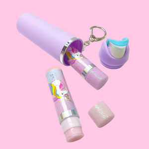 Porte-clés en forme de gobelet rose avec <span class=keywords><strong>baume</strong></span> à lèvres hydratant aromatisé aux fruits et vitamine E 4g, logo personnalisé pour les filles et les enfants - Product Image 4