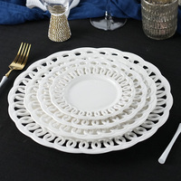 Assiettes de présentation en céramique blanches creuses, service de vaisselle décoratif pour mariage, restaurant, fête, assiettes de luxe personnalisées pour mariage