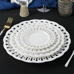 Assiettes de présentation en céramique blanches creuses, service de vaisselle décoratif pour mariage, restaurant, fête, assiettes de luxe personnalisées pour mariage - Product Image 4